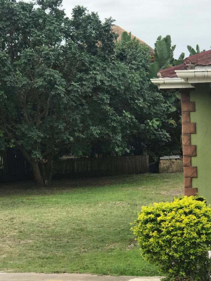 Sodwana Road Holiday Lodge Sodwana Bay Exterior photo